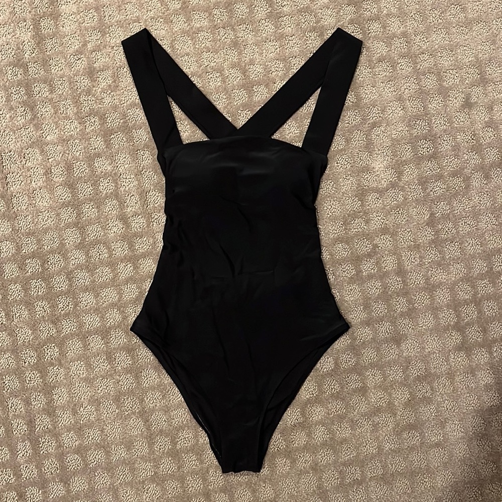 Thick strap, cross back one piece